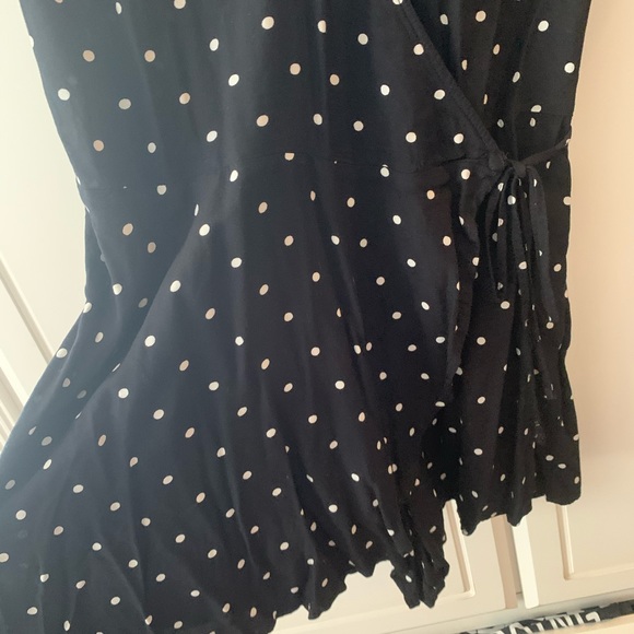 Hollister Wrap-Around Romper - Picture 4 of 9